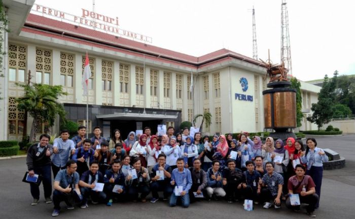 Gaji karyawan perum percetakan uang republik indonesia